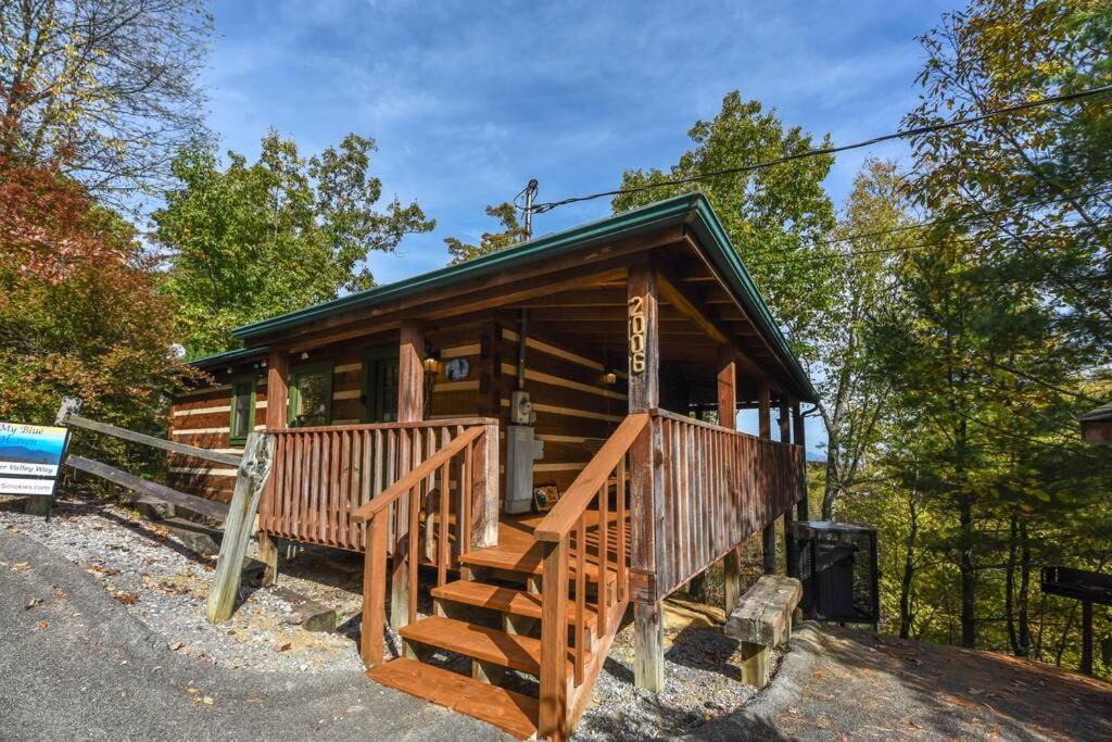 View! Cozy, Private, Fireplace, Hot Tub Log Cabin, Honeymoon! เซอเวียร์วีล ภายนอก รูปภาพ