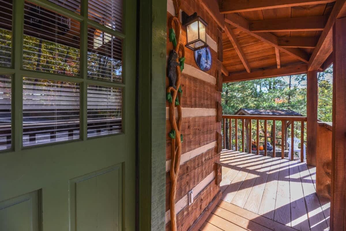 View! Cozy, Private, Fireplace, Hot Tub Log Cabin, Honeymoon! เซอเวียร์วีล ภายนอก รูปภาพ