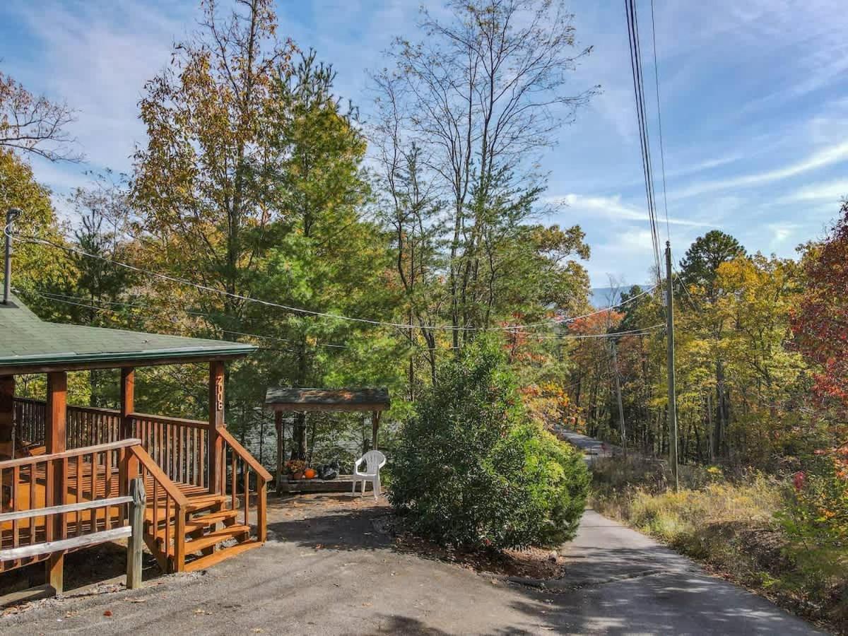 View! Cozy, Private, Fireplace, Hot Tub Log Cabin, Honeymoon! เซอเวียร์วีล ภายนอก รูปภาพ